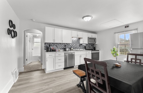 Sheboygan House | Surfside Retreat – Walk to Lake