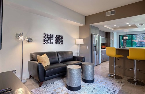 La Quinta Condo | Surreal Location, Mtn & Lake Views! PGA W Home Steps from Pool/Spa 3BD-#110767