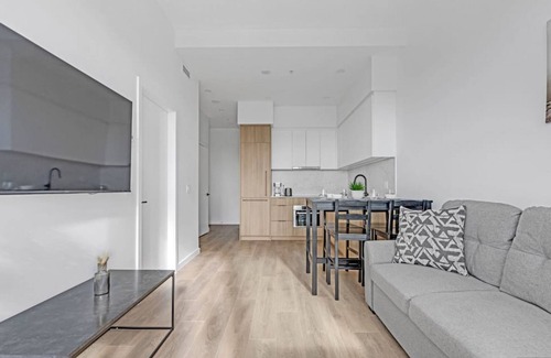 Surrey Apartment | Surrey City View Condo