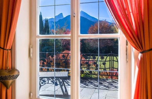 Oberschonau Apartment | Surrounded by a breathtaking mountain scenery central to all destinations.