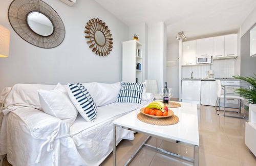 La Malagueta Apartment | Susana - Holiday home in Malaga by Solaga