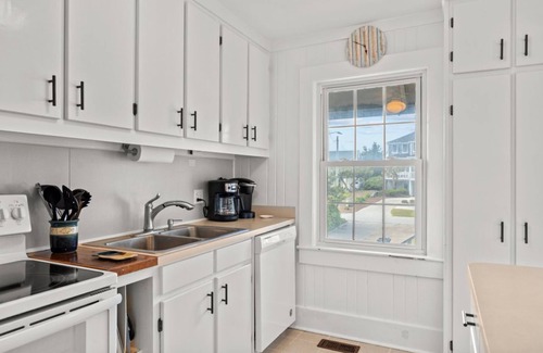 Atlantic Beach House | Sutton Cottage-Ocean Front Home