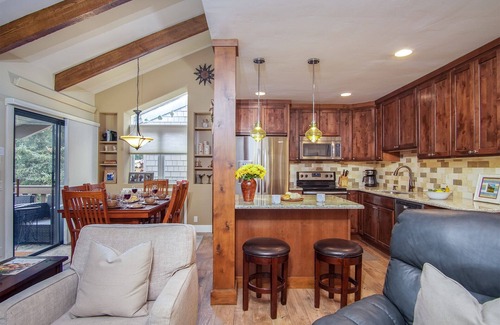 Ketchum Condo | SV140 - Walk to Lifts & Town - Hot Tub & Pool
