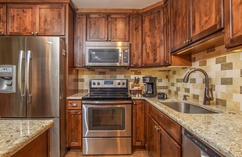 Ketchum Condo | SV140 - Walk to Lifts & Town - Hot Tub & Pool
