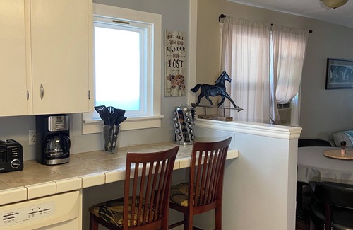West Portland Park House | SW Portland - 5 mins to Downtown Dog Friendly