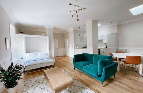 Richmond Apartment | SWALEDALE, OLD SCHOOL ROOMS - Luxury Apartment in Richmond, North Yorkshire