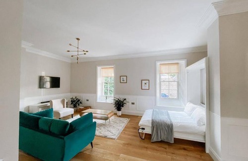 Richmond Apartment | SWALEDALE, OLD SCHOOL ROOMS - Luxury Apartment in Richmond, North Yorkshire