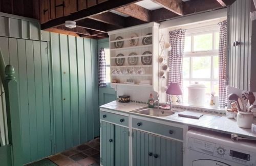 Bushmills Cottage | Swallow cottage, a quiet haven on the north Antrim Coast