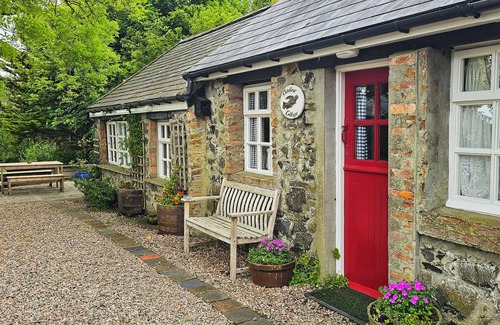Bushmills Cottage | Swallow cottage, a quiet haven on the north Antrim Coast