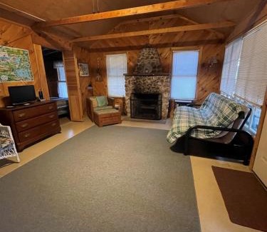 Sebago House | SWALLOW - LIMIT 4 cottage