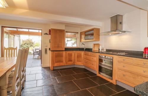 Tuckenhay House | SWALLOWS, family friendly, country holiday cottage in Cornworthy