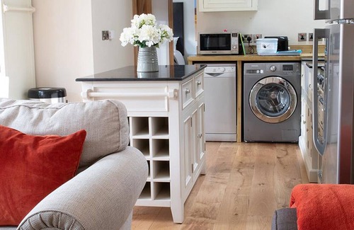Holywell House | Swallows Nest - Two Bedroom House, Sleeps 4