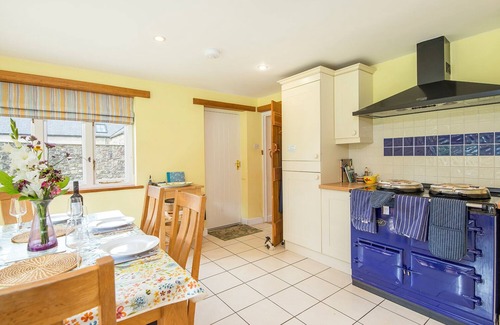 Croesgoch House | Swallows Rest, Holiday Home Croesgoch, Sleeps 6, 3 bedrooms, bathrooms