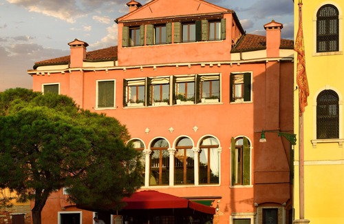 Santa Croce Apartment | SWAN Dolce Vita, Luxurious Venetian Getaway with Exclusive Amenities