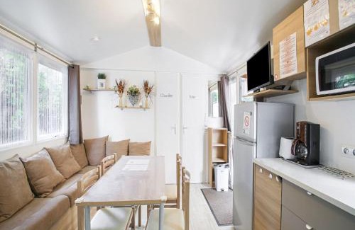 Saint-Jean-de-Monts Ski Chalet | Swanky Mobile Home in Saint Jean de Monts near Seabeach