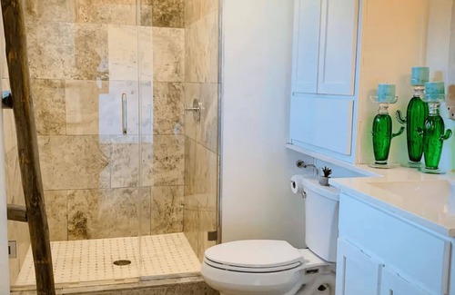 East Cesar Chavez House | Swanky Townhome