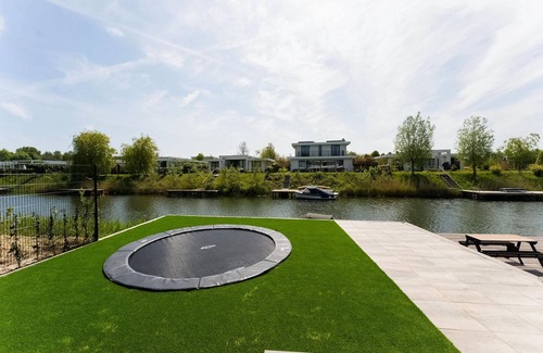 Zeewolde Villa | Swanky villa in Zeewolde with garden