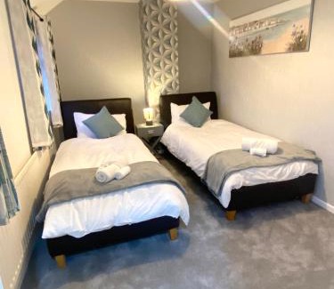 Cradley Heath House | SwankyHome4Groups n Contractors