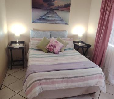Krugersdorp House | Swartbessie Geusthouse