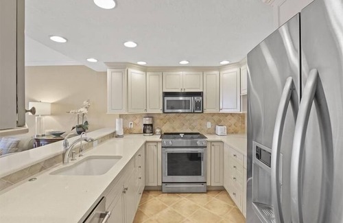 Park Shore Condo | Sweeping Gulf views from this 12th floor condo-CL1203