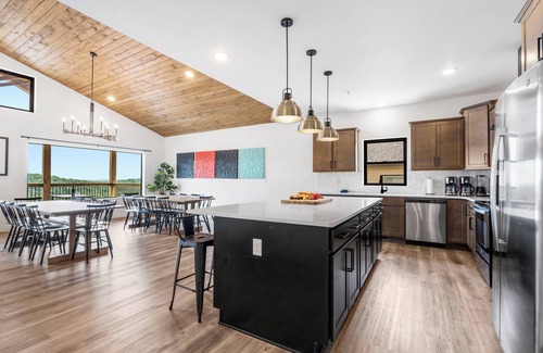 Indian Point House | Sweeping Lake Views Full Game Room Hot Tub Free Daily Tickets Near Sdc Cmty Pools