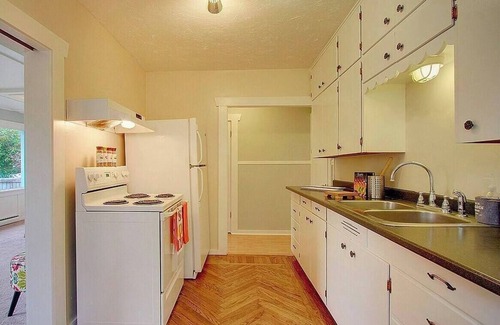 Greenwood House | Sweet 1 BR Rescued House in Greenwood