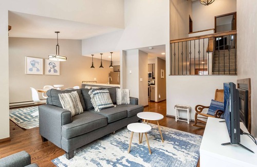 Eagle-Vail House | Sweet 2BR Home with Golf Course Views, Easy Access Adventures on the Mountain or Lake