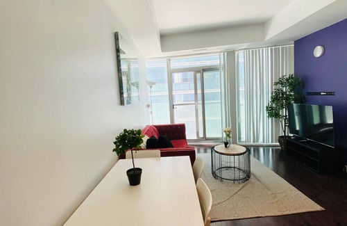 Central Waterfront Condo | Sweet and Cozy 1 Bedroom in the heart of Downtown