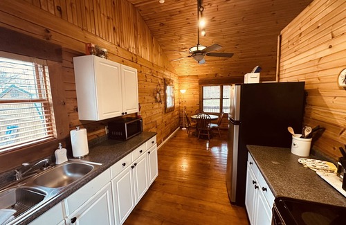 Canvas Cabin | Sweet as Honey - Log Cabin