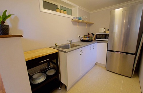 Port Macquarie Apartment | Sweet cosy one bedroom unit in Port Macquarie, 10 mins walk from Flynns Beach!