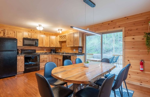 Logan Cabin | Sweet Escape - Getaway to Unforgettable Moments