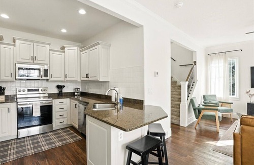American Fork House | Sweet Haven AF! 30+ Day Stays! Pets Welcome!