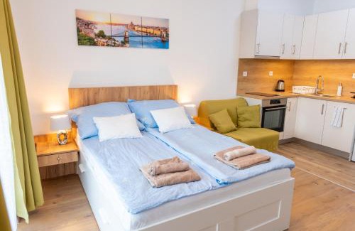 Obuda Apartment | SWEET HOME Apartman , 30sqm studio, free private parking, mountain view, balcony, 20 min from downtown