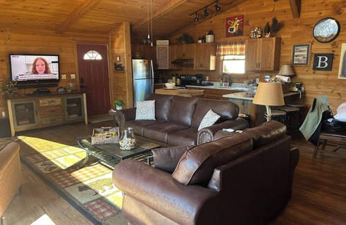 Pittman Center Ski Chalet | Sweet Home Tn Cozy 2-bedroom chalet with amazing mountain views in Gatlinburg