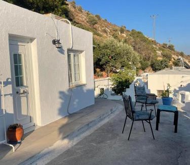 Panteli House | Sweet home with two beds -one single room- with beautiful view!