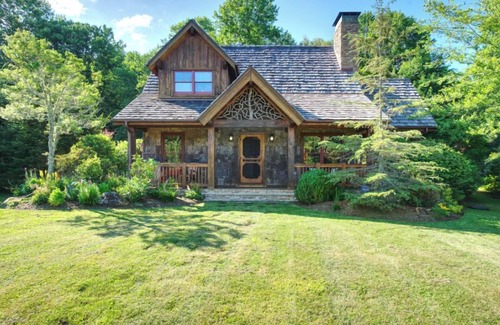 Blowing Rock Cottage | Sweet Meadow Cottage, SweetGrass, Lake View, Blowing Rock