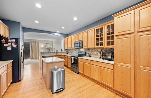Commerce City House | Sweet open home ready for a family to enjoy