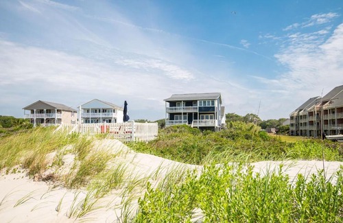 Long Beach House | Sweet Retreat by Oak Island Accommodations