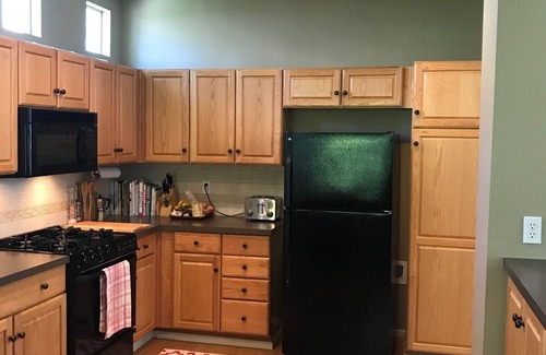 Century West House | Sweet Spot on the West Side of Bend 3 Bdrm 2.5 bath