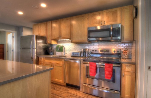 Killington Condo | Sweet Suite! Modern, Pool, 2RM, 2BA, Ski Resort 532