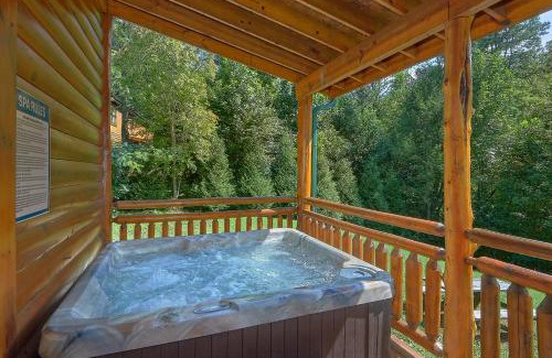 Cosby Apartment | Sweet Tranquility Pool Lodge