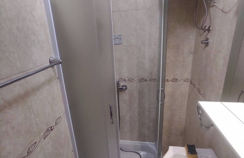 Vozdovac Apartment | Sweet urban apartment for max 4 Pet friendly, free public parking