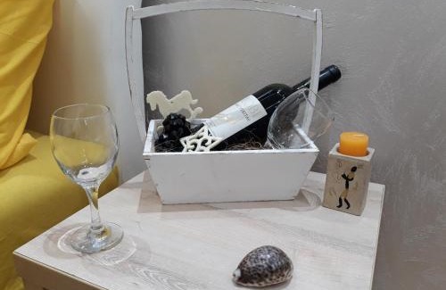 Vracar Apartment | Sweet Yellow Apartment