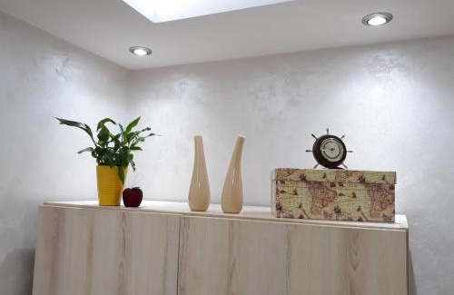 Vracar Apartment | Sweet Yellow Apartment
