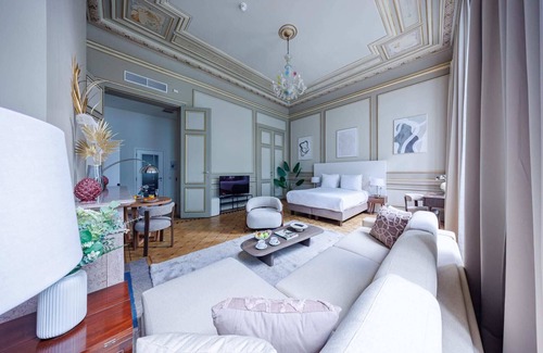 Upper Town Apartment | Sweett | Suite Signature Mas A-21