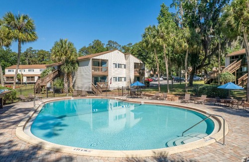 Gainesville Apartment | Sweetwater 7C I Beautiful 2Bd Apt I Free Parking