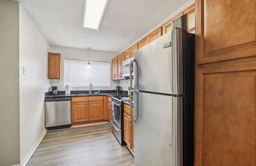 Gainesville Apartment | Sweetwater 8E I Beautiful 2Bd Apt I Free Parking