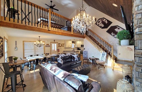Albrightsville Ski Chalet | Swept Away Chalet - Luxurious NEW 6 BR Sleeps 16