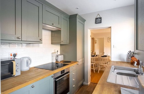 Norwich House | Swift Host | Central | 3 Bedrooms | Parking
