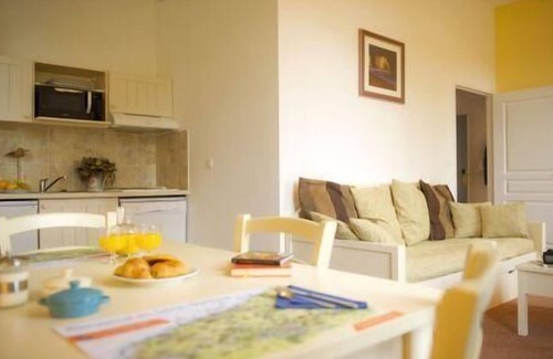 Maniquerville Apartment | Swimming pool, parking, tv, 35-45m², Etretat